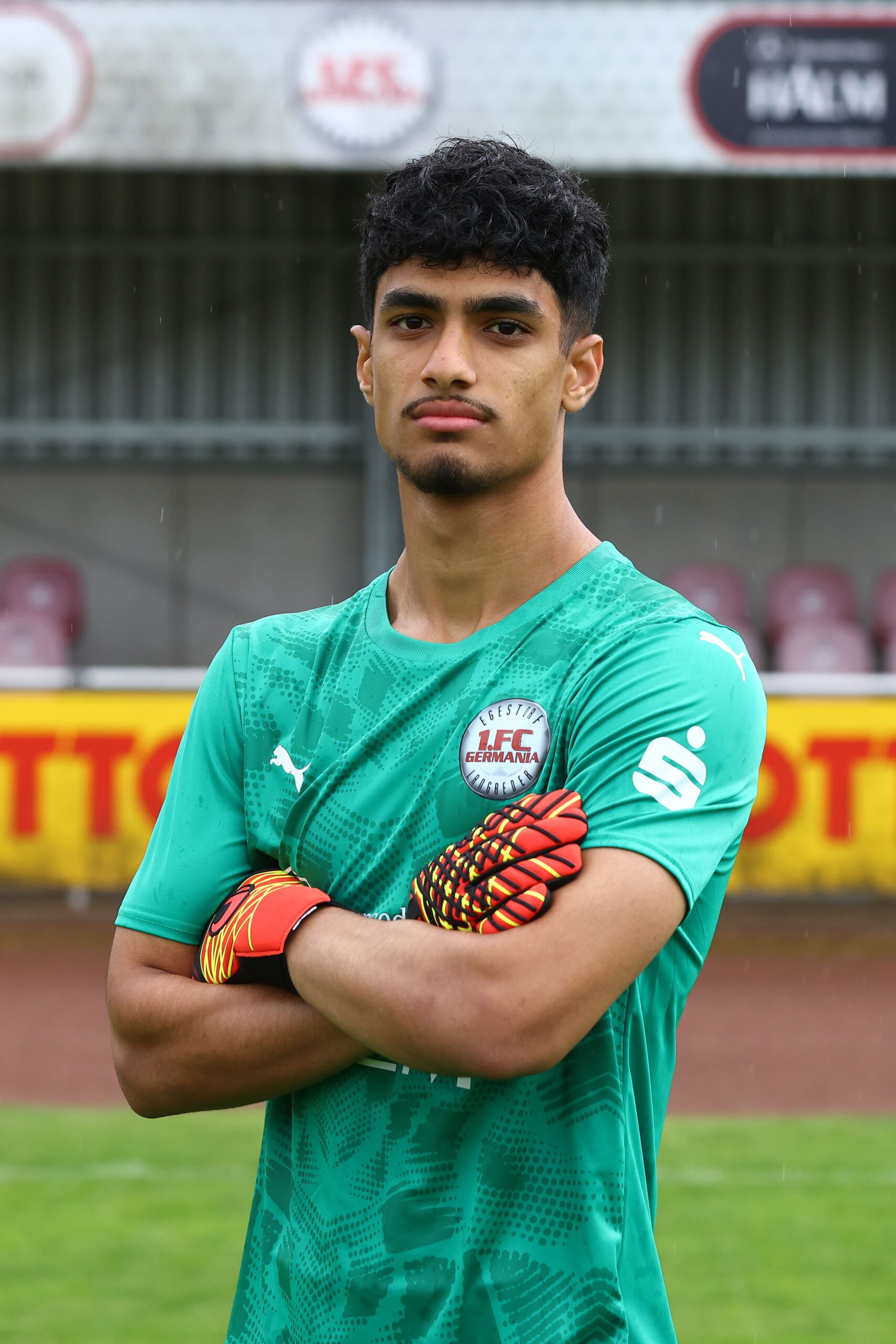 28 Elias Daftarie